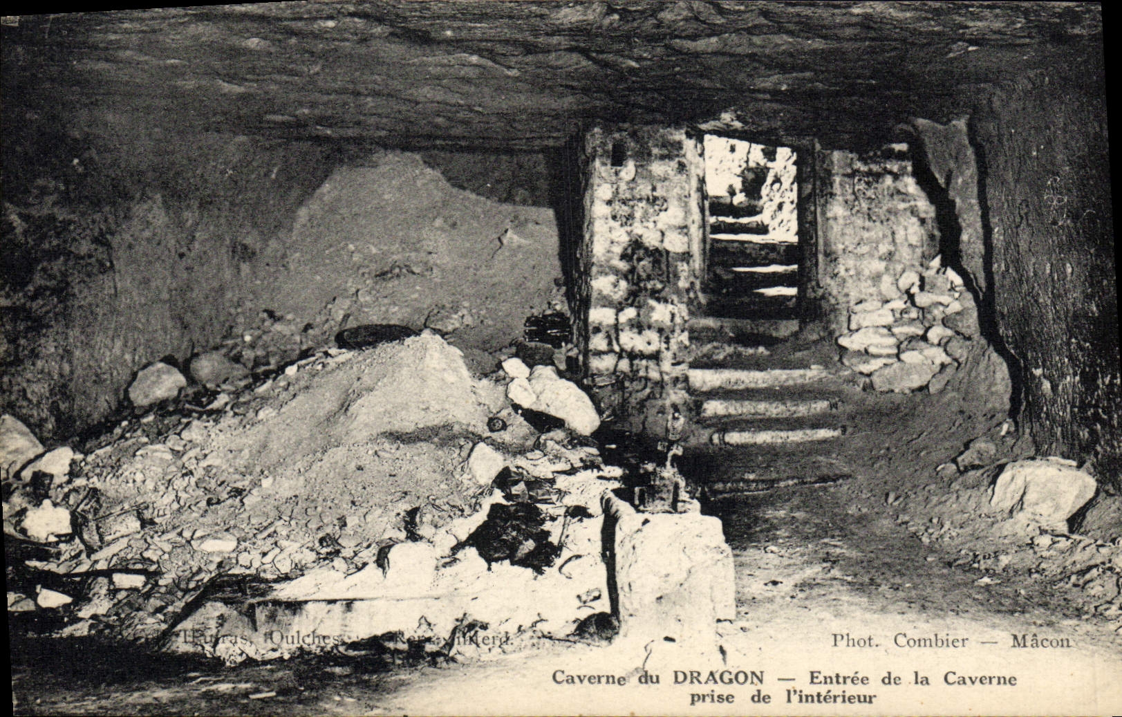 VINTAGE POSTCARD Cave Of the Dragon Entered Of the Cave Taken Of the interior