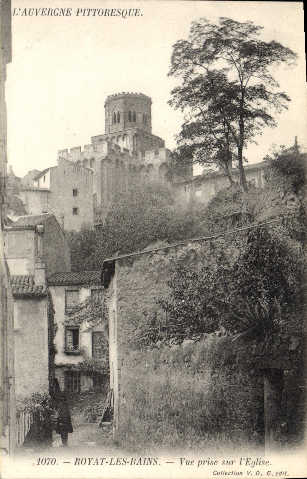 VINTAGE POSTCARD Royat Les Bains Seen from On I' Eglise