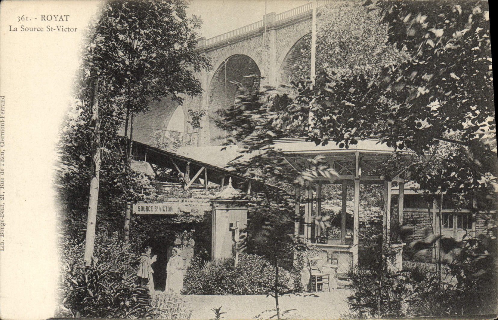 VINTAGE POSTCARD Royat the Source St Victor