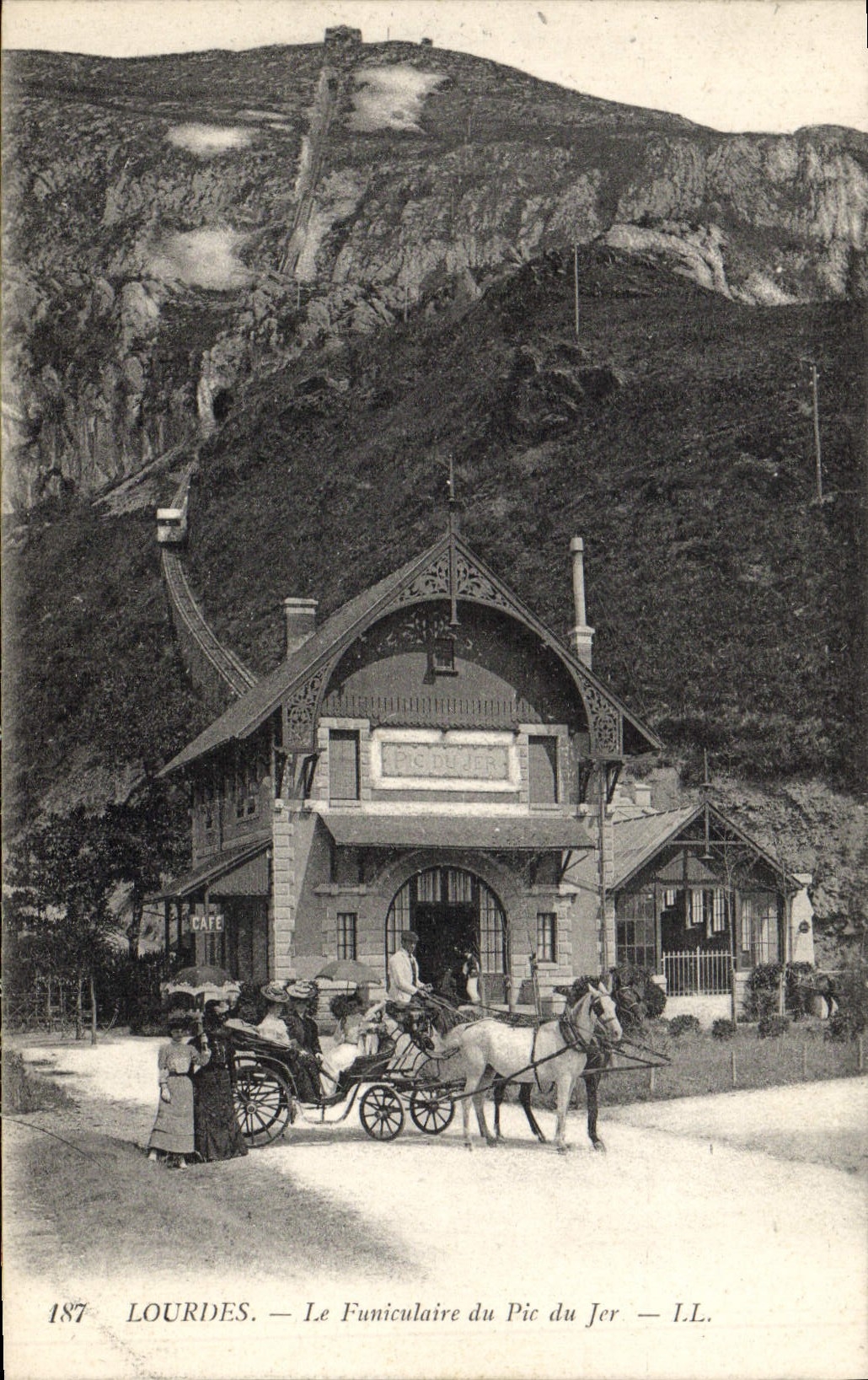 VINTAGE POSTCARD Heavy the Funicular Of the Peak Of Jer Coach Horse
