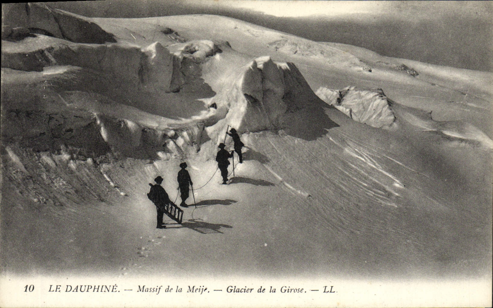 CPA Le Dauphine Massif De La Meije Glacier de la Girose