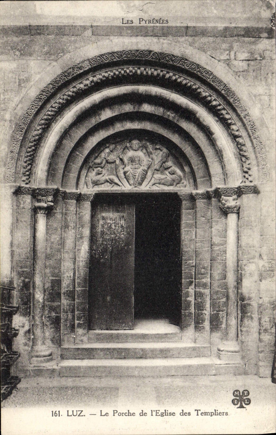 CPA Luz Le Porche De I'Eglise Des Templiers