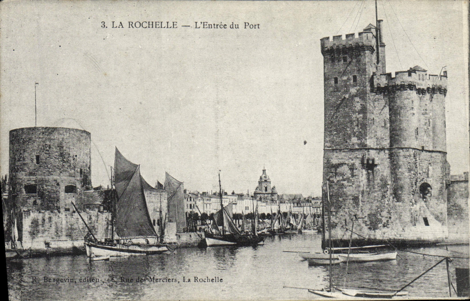 VINTAGE POSTCARD La Rochelle the Entry Of the Port Boats
