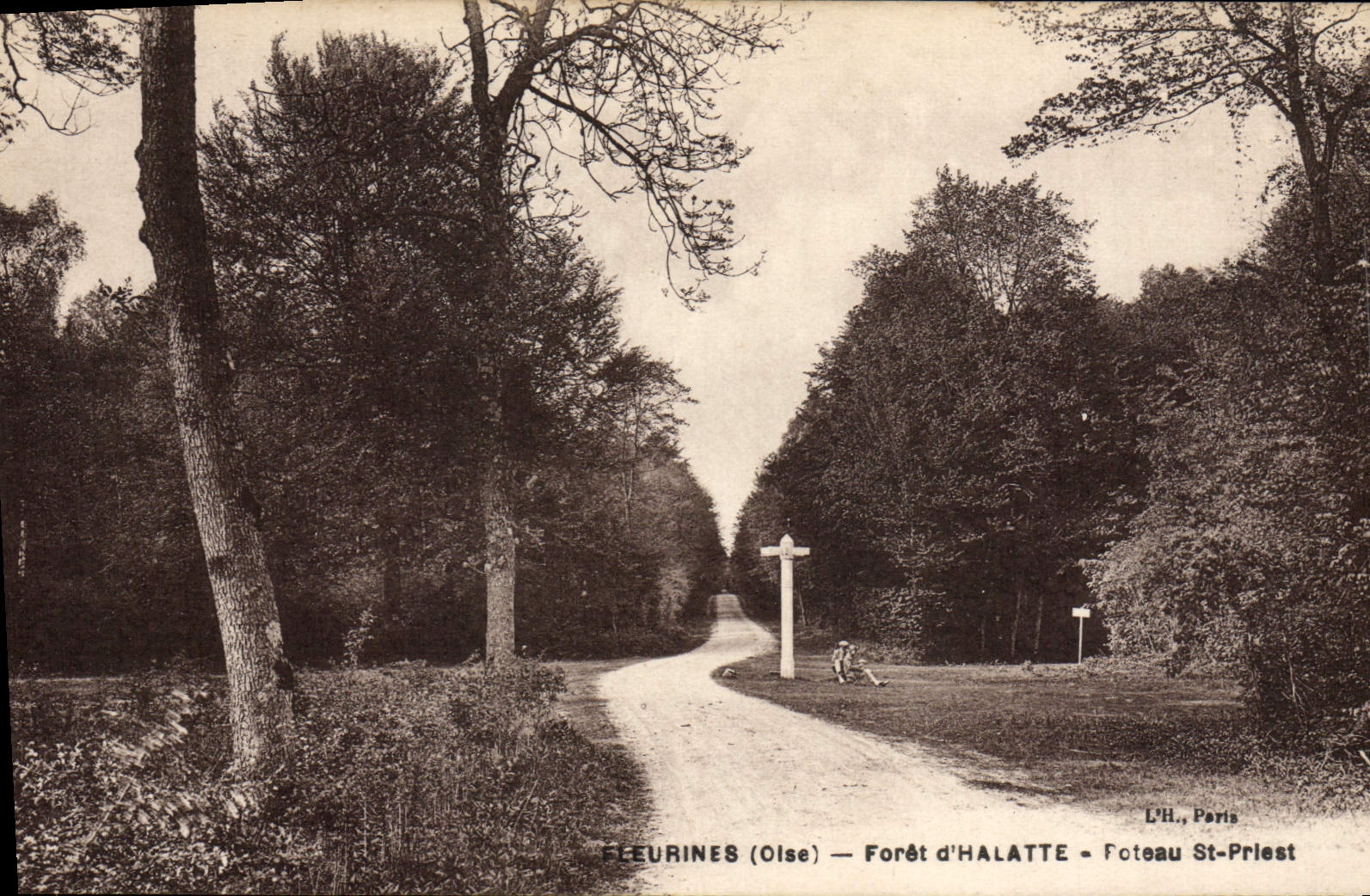 CPA Fleurines Foret D'Halatte Poteau St Priest