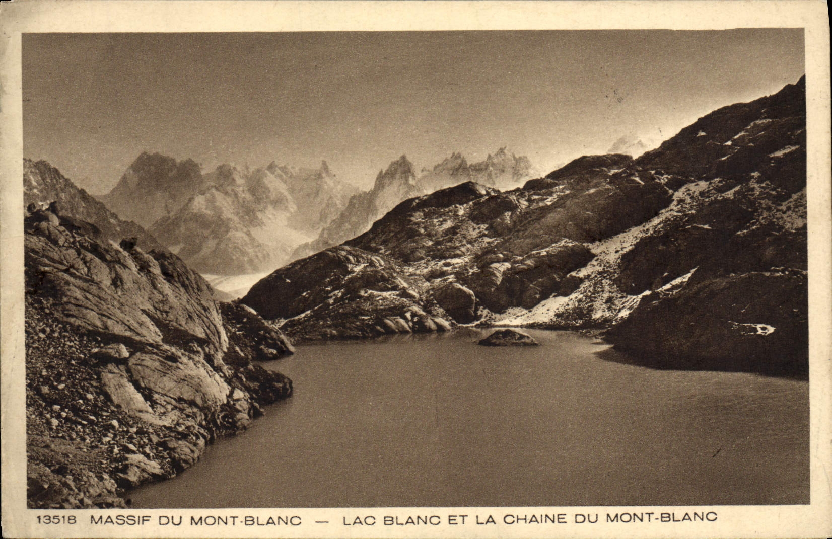 CPA Chamonix Mont Blanc Lac Blanc et la chaine du Mont Blanc 