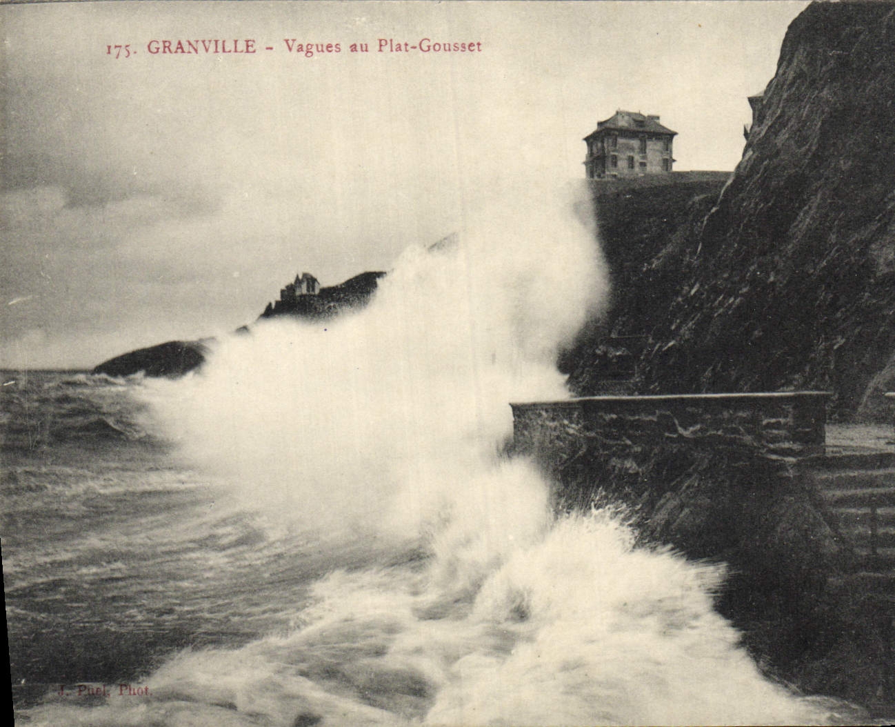 CPA Granville Vagues au Plat Gousset
