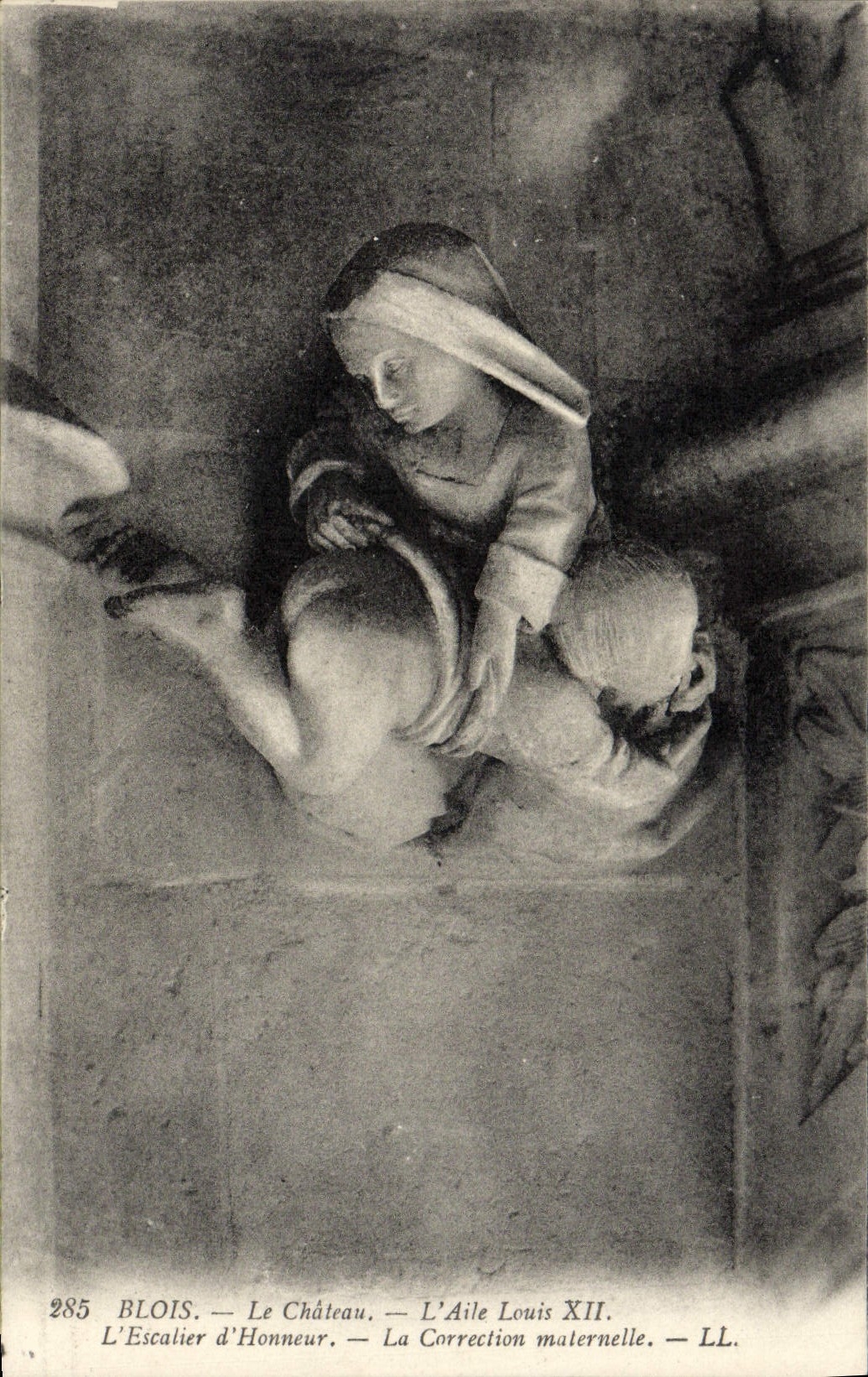 POSTAL Blois de la VENDIMIA el castillo el ala Louis Xll la corrección maternal de la escalera principal