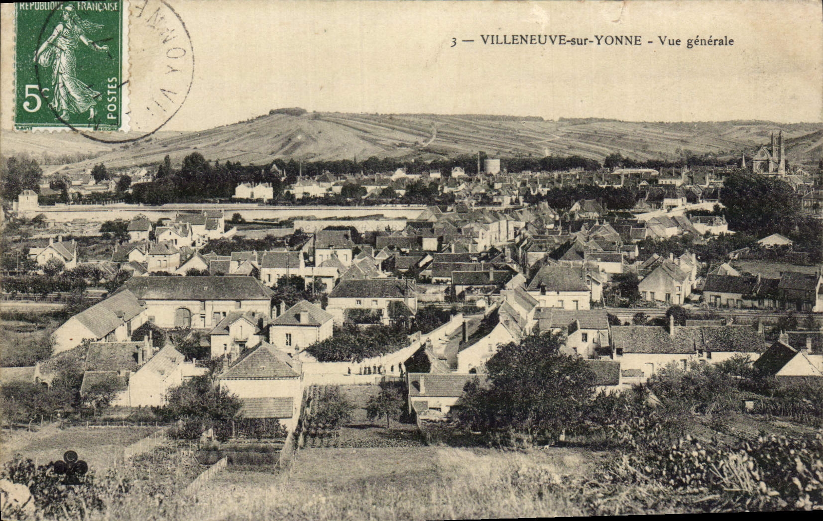 CPA Villeneuve sur Yonne Vue generale