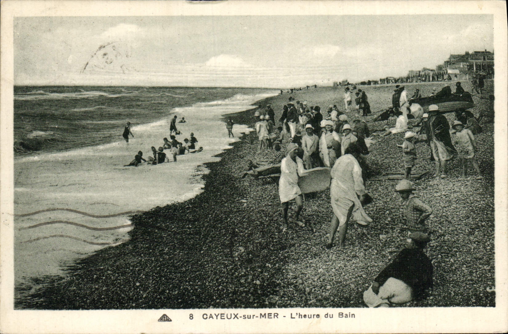 VINTAGE POSTCARD Cayeux on Sea the hour of the Bath