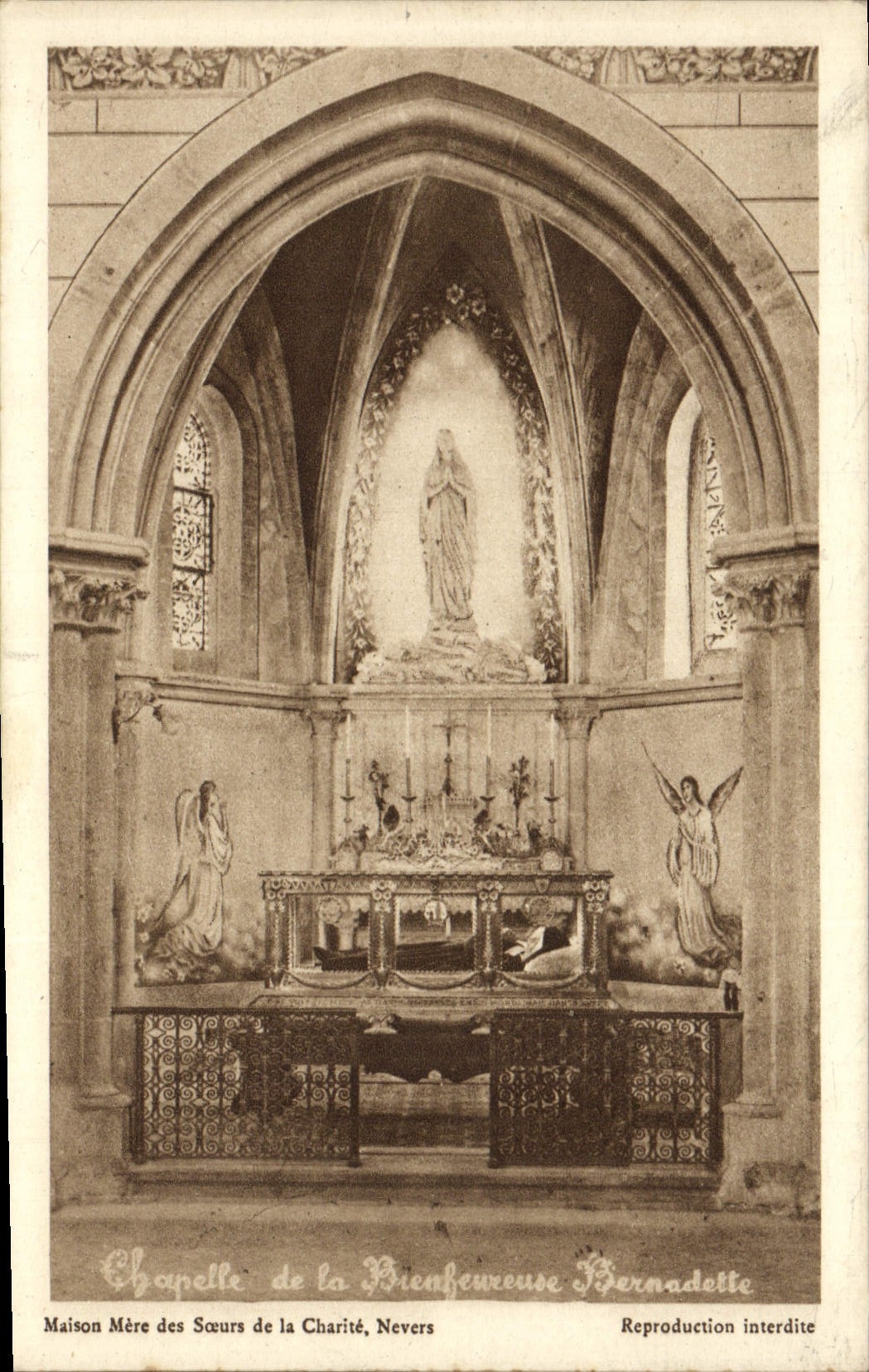 Cámara acorazada de la POSTAL de la VENDIMIA de la Bernadette feliz