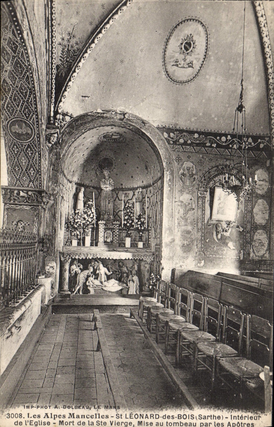 CPA La Alpes Mancelles Saint Leonard des Bois Interieur de L'Eglise Mort de la Ste Vierge Mise au tombeau par les apotre