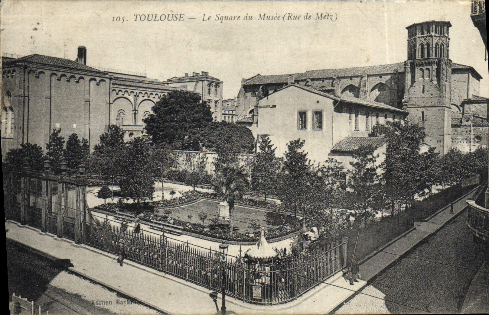 CPA Toulouse Le Square du Musee Rue de Metz