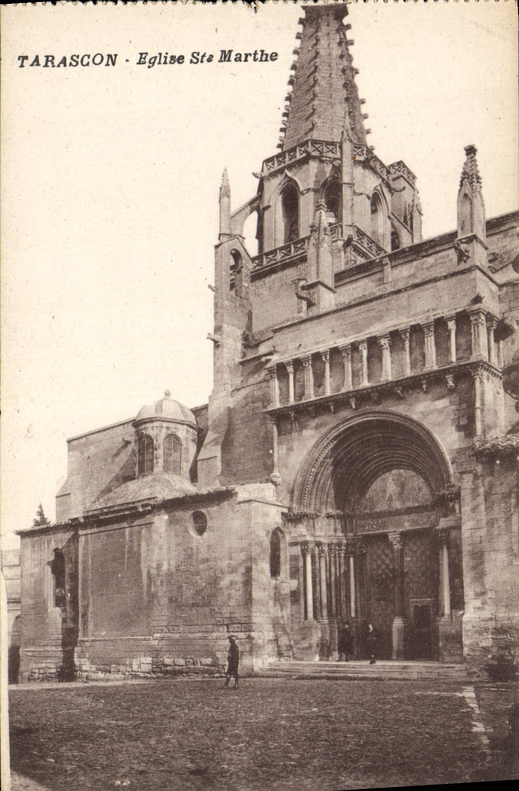 CPA Tarascon Eglise Ste Marthe