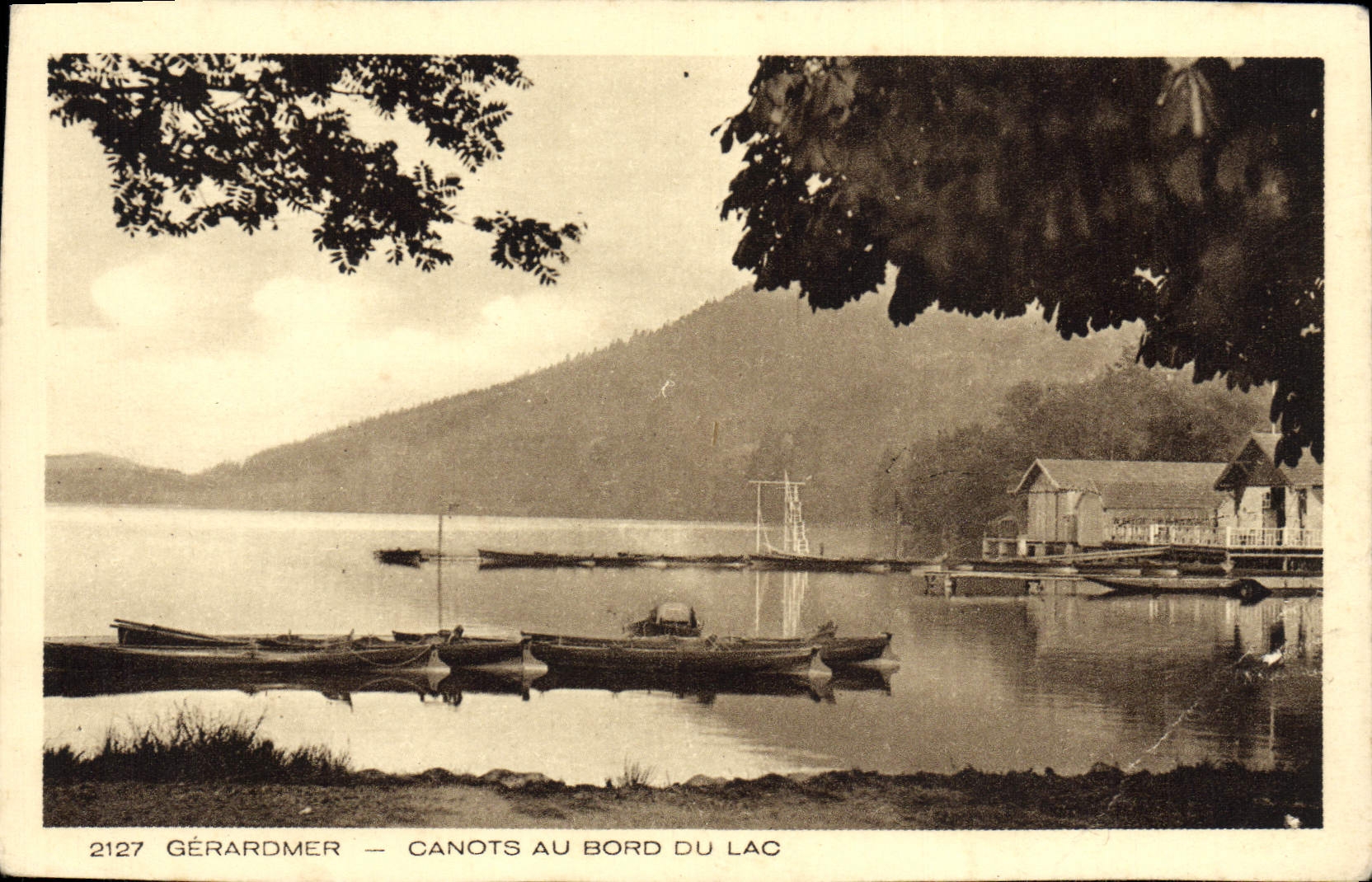 VINTAGE POSTCARD Gerardmer Boats Of the Edge Of the Lake