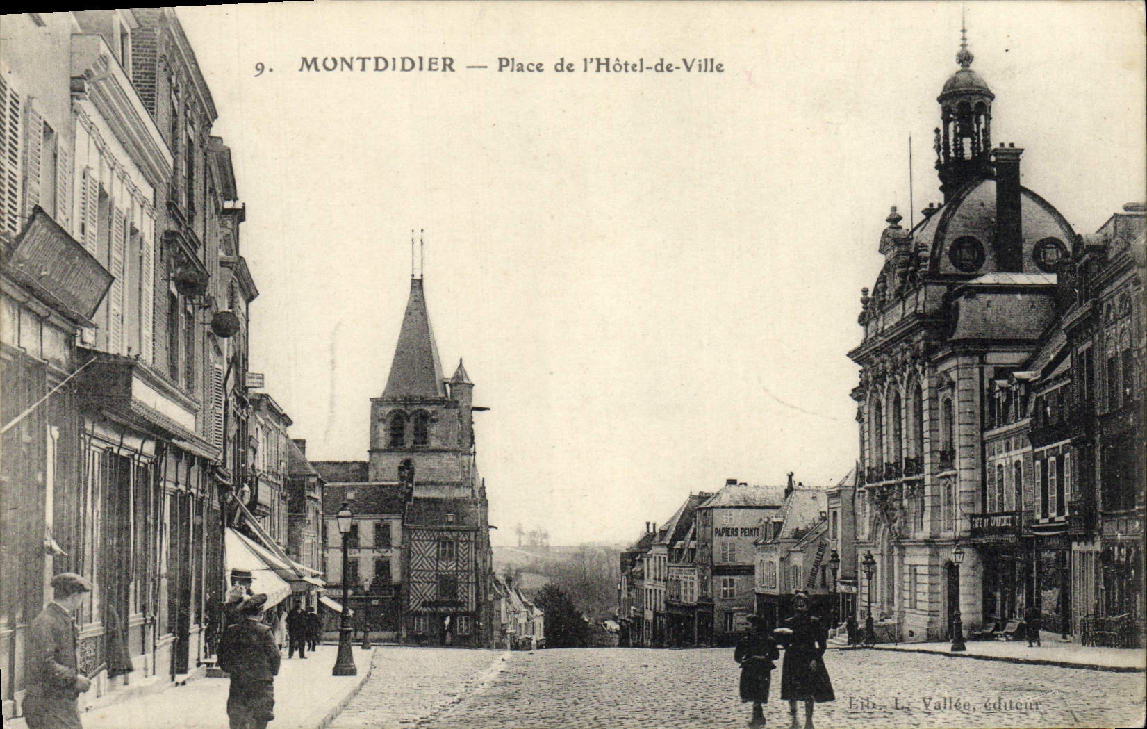 VINTAGE POSTCARD Montdidier Places Town hall