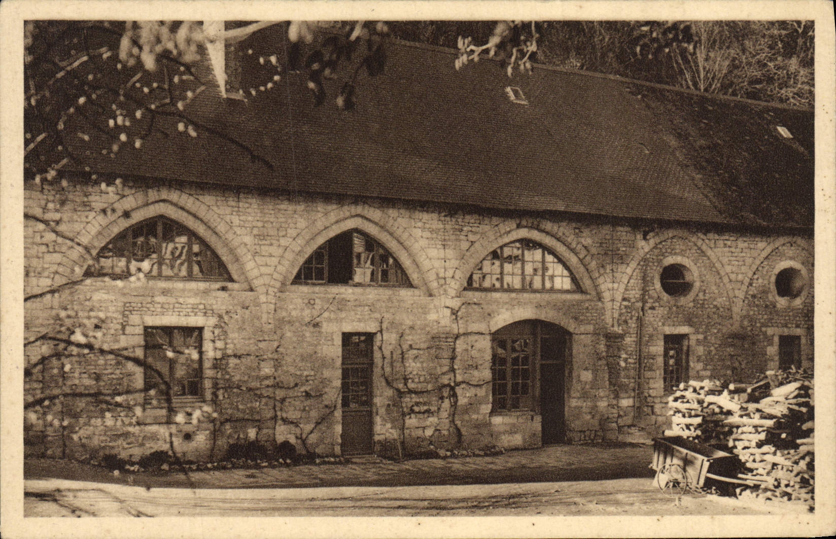 Abadía de la POSTAL de la VENDIMIA Saint de los talleres de Wandrille