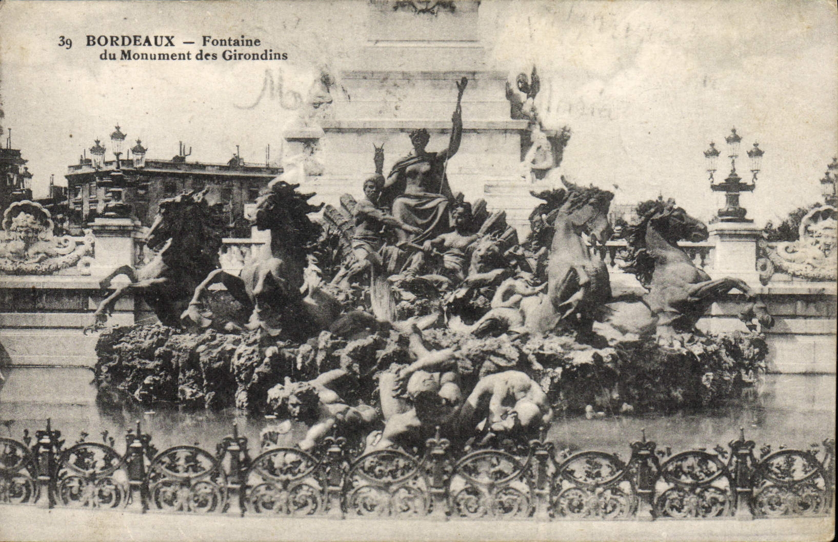 CPA Bordeaux Fontaine du Monument des Girondins