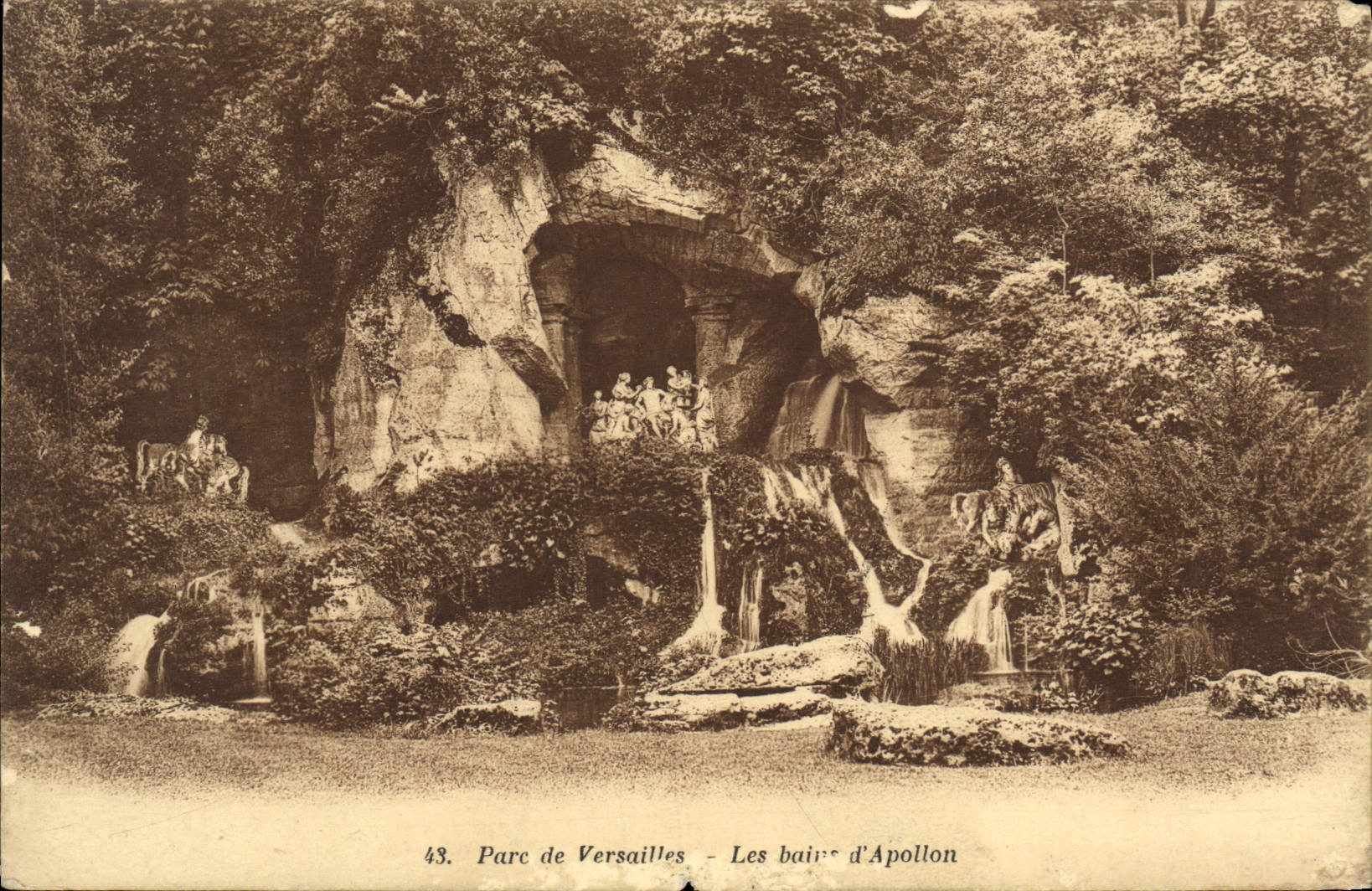 CPA Versailles Les Bains d'Apollon