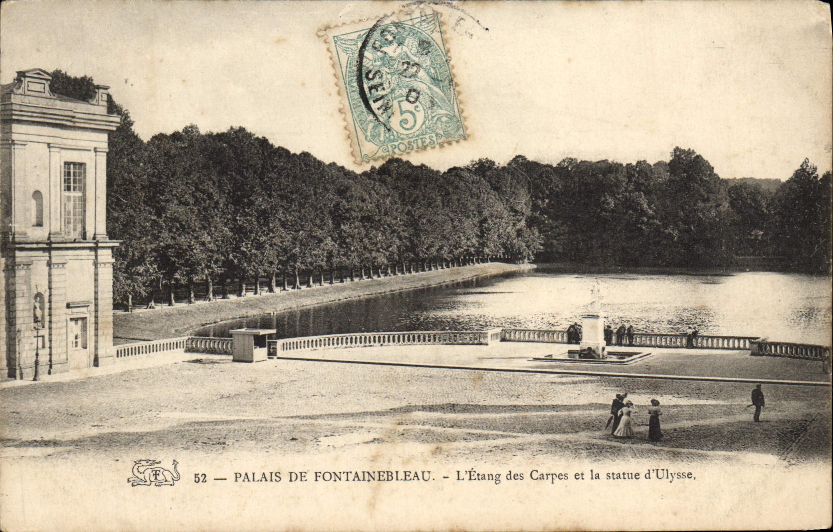 VINTAGE POSTCARD Palate De Fontainebleau the Pond of Carps and the Statue of Ulysses