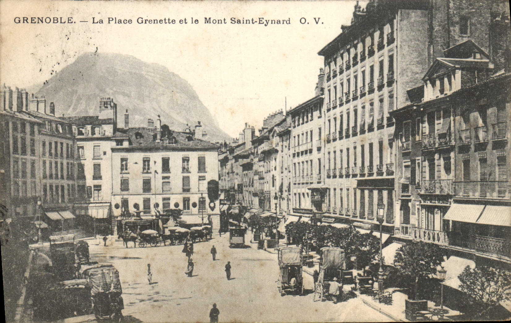 CPA Grenoble La Place Grenette et le Mont Saint Eynard