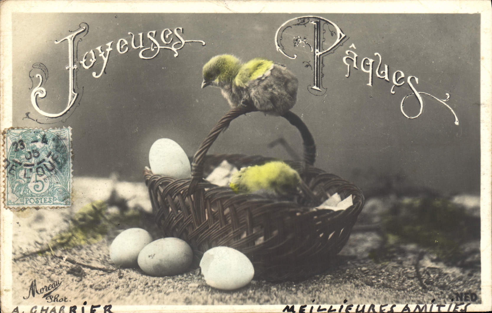 CPA Fantaisie Paques Poussin oeufs