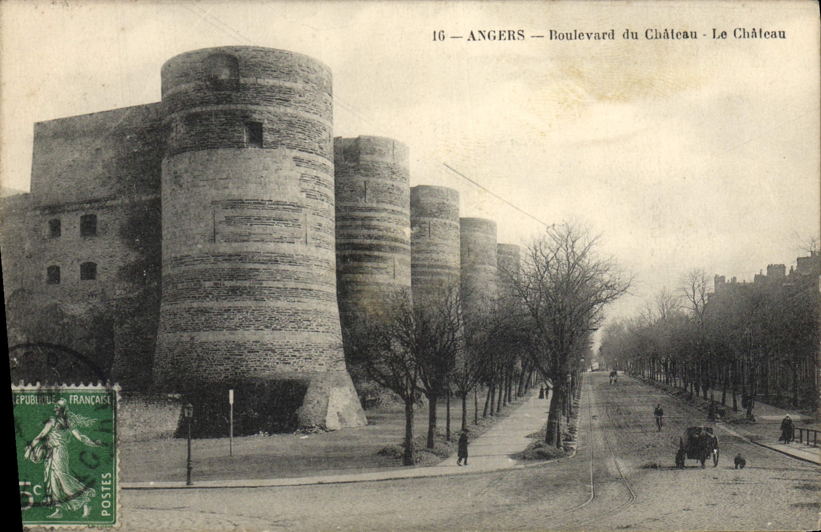 CPA Angers Boulevard Du Chateau Le Chateau