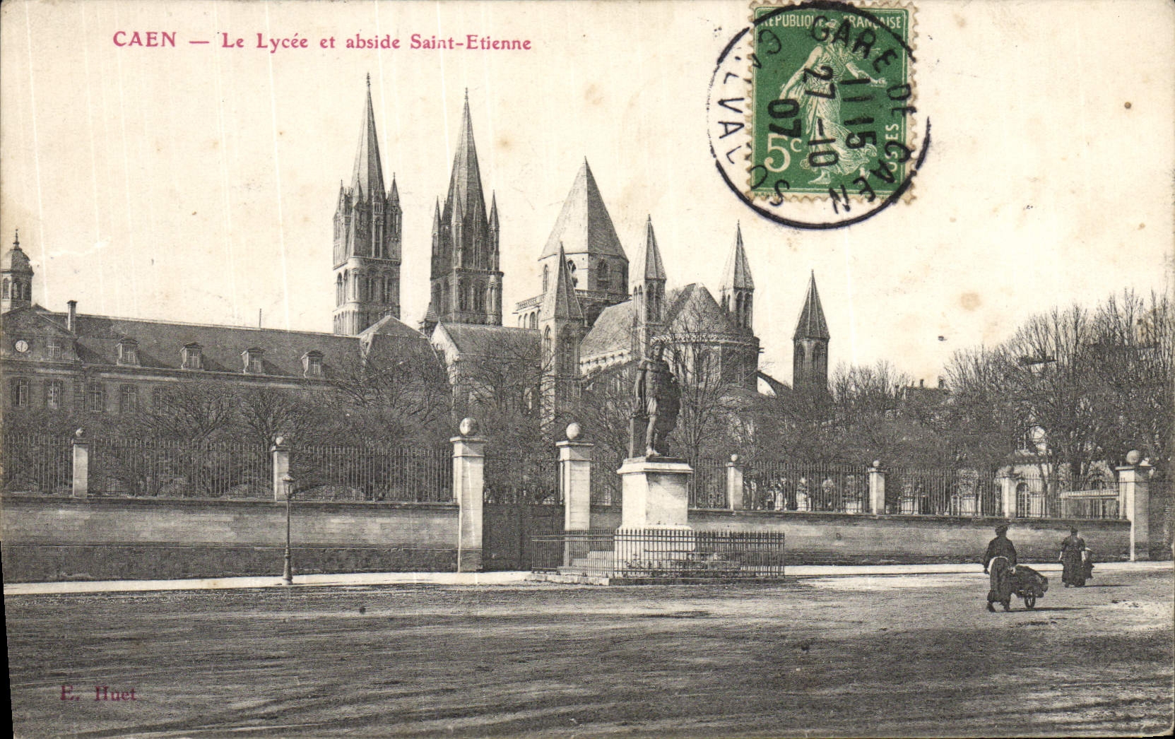 CPA Caen Le Lyce Et Abside Saint Etienne