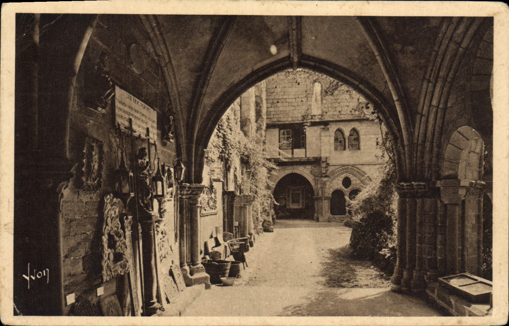 VINTAGE POSTCARD Tulle Cloister of the 13th museum