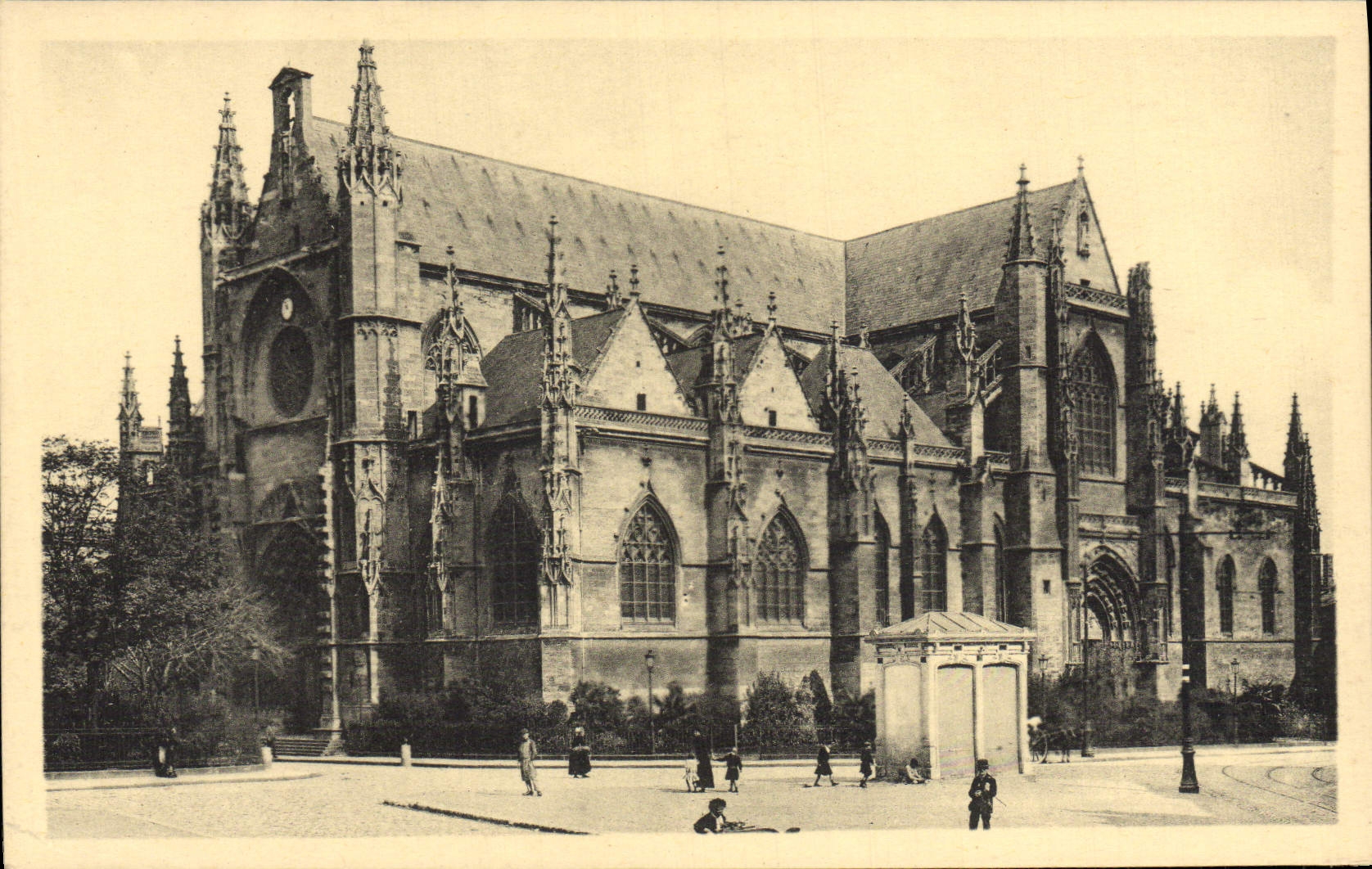 CPA Bordeaux L'Eglise Saint Michel