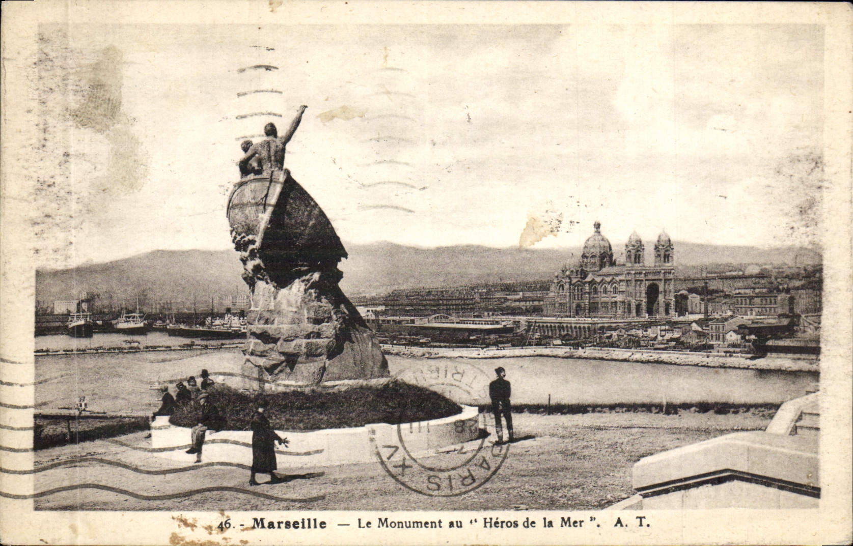CPA Marseille Le Monument Au Heros de la mer 