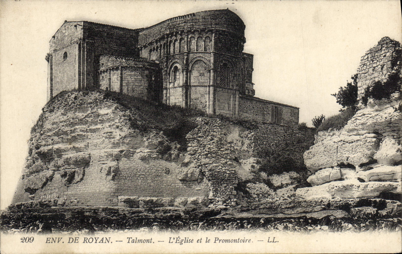 VINTAGE POSTCARD De Royan Talmont the Church And the Headland