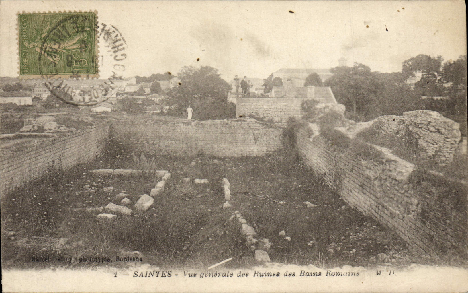 CPA Saintes Vue Generale Des Ruines des bains romains
