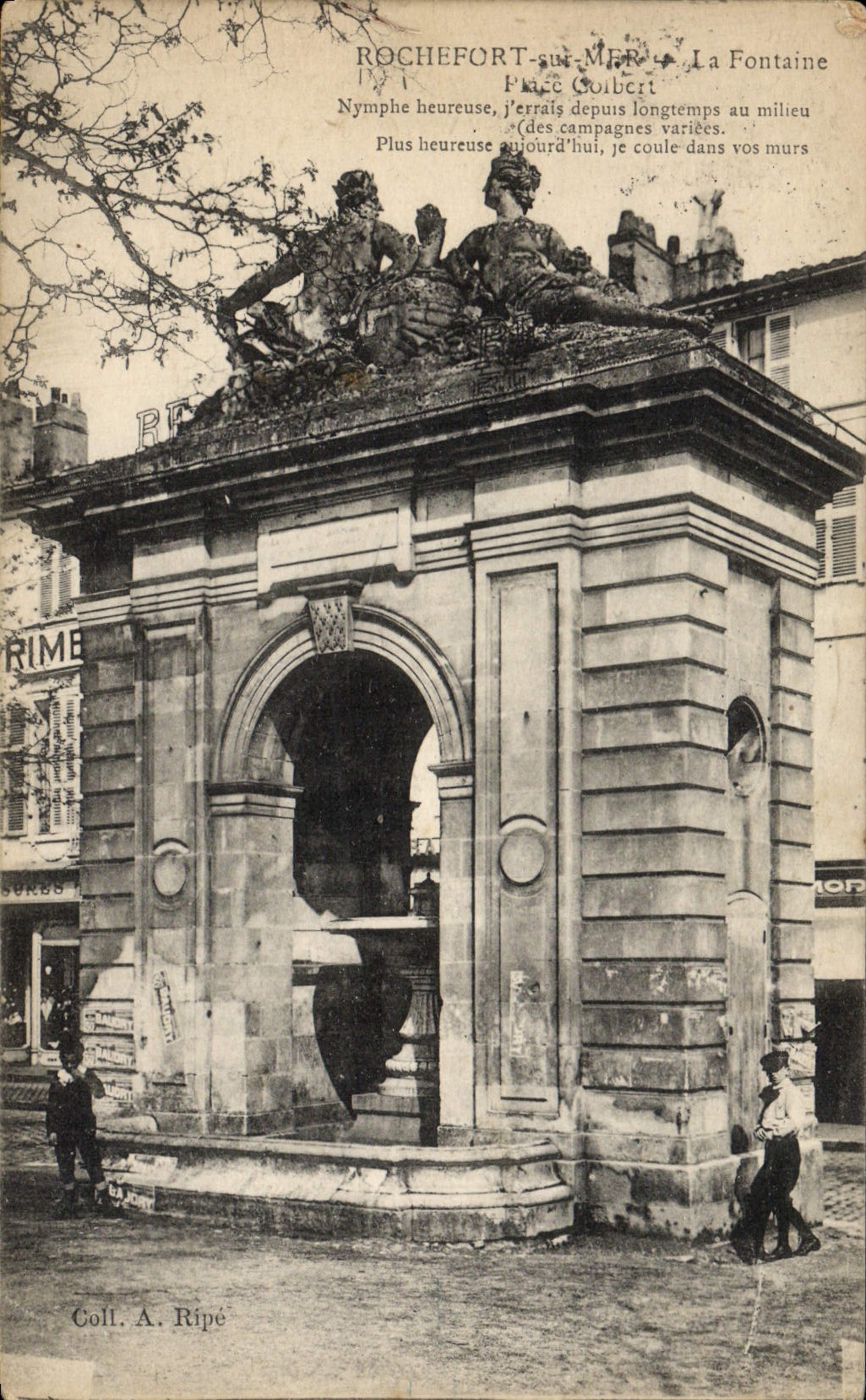 CPA Rochefort Sur Mer La Fontaine Place Colbert