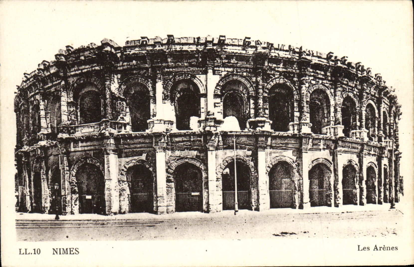 CPA Nimes Les Arenes 