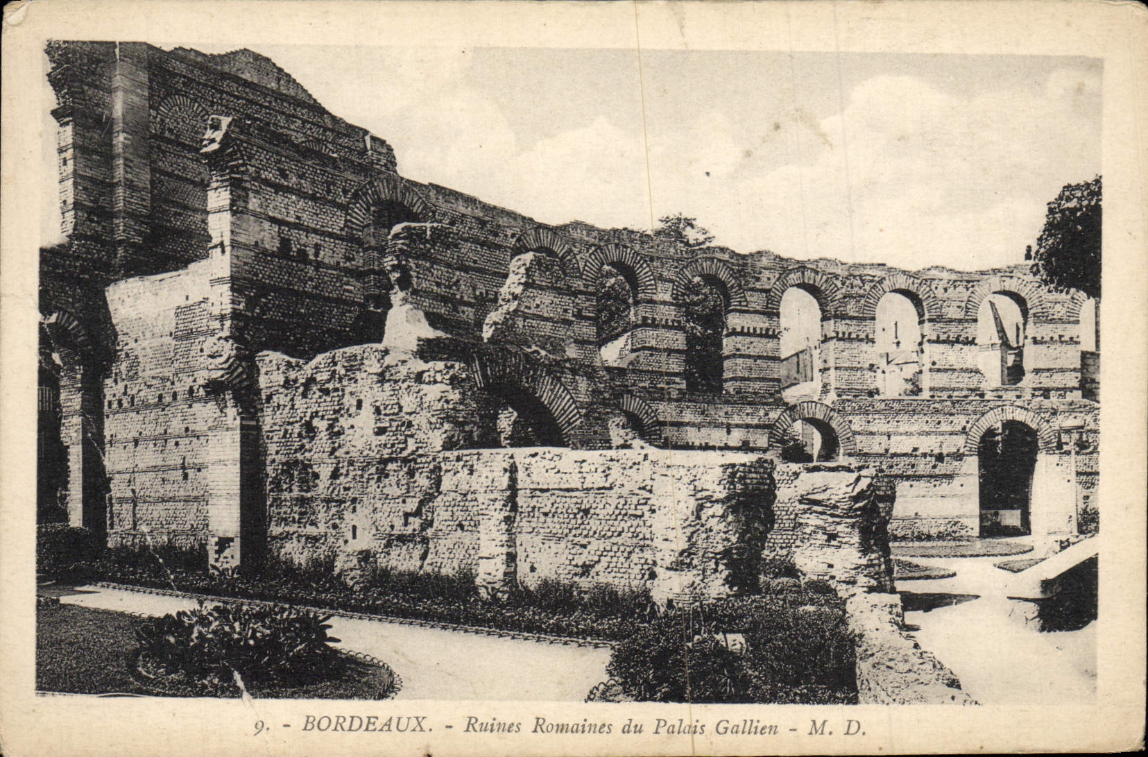 CPA Bordeaux Ruines Romaines du Palais Gallien