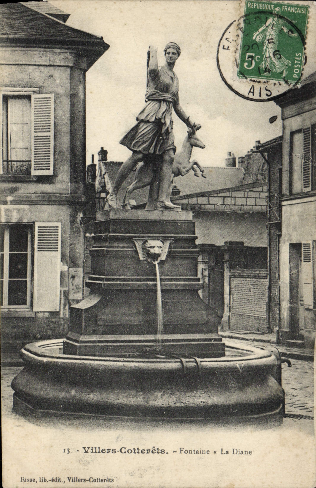 VINTAGE POSTCARD Villers Cotterets Fountain the Diane