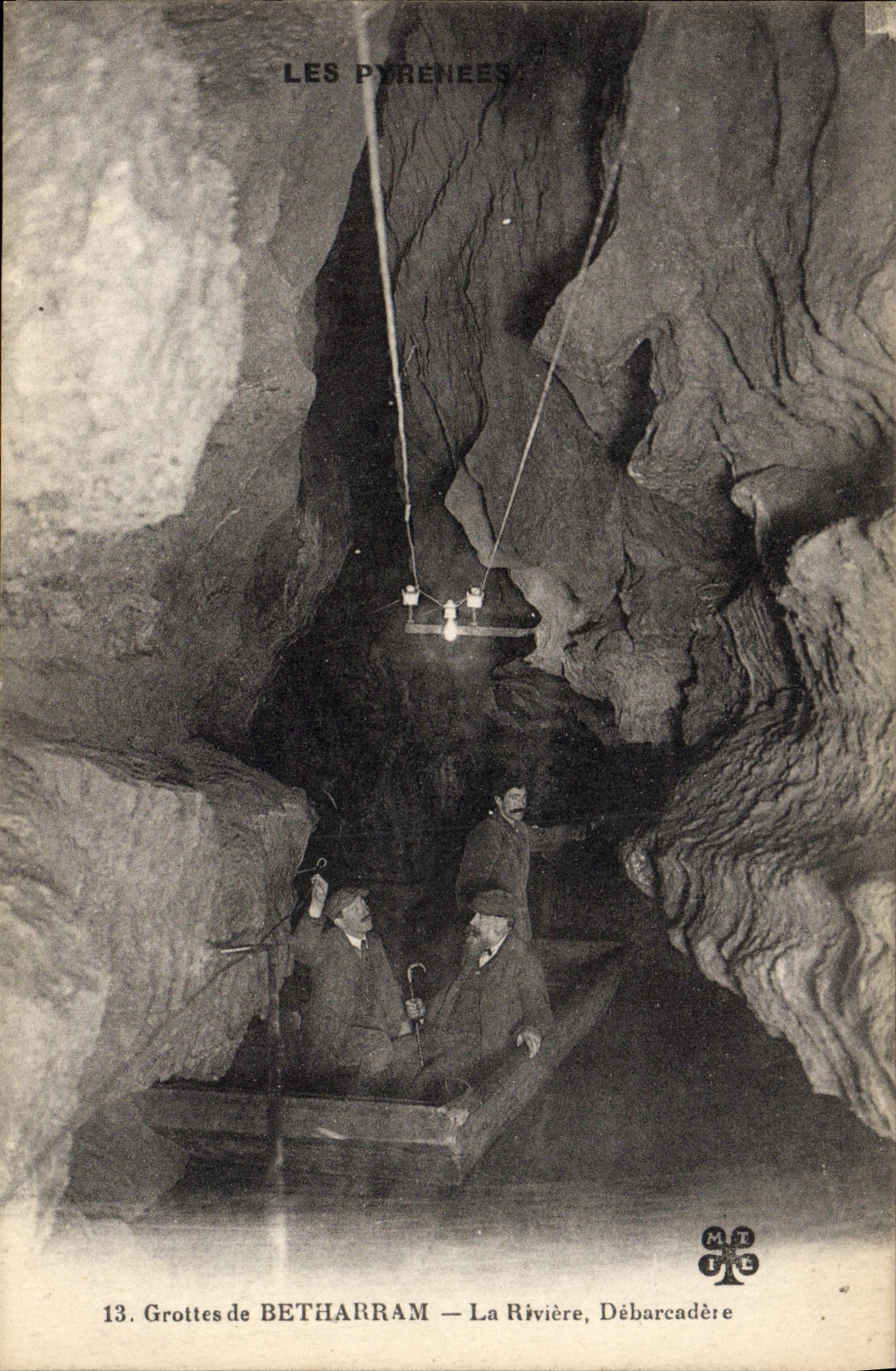 VINTAGE POSTCARD Caves of Betharram the River Unloading dock Boat