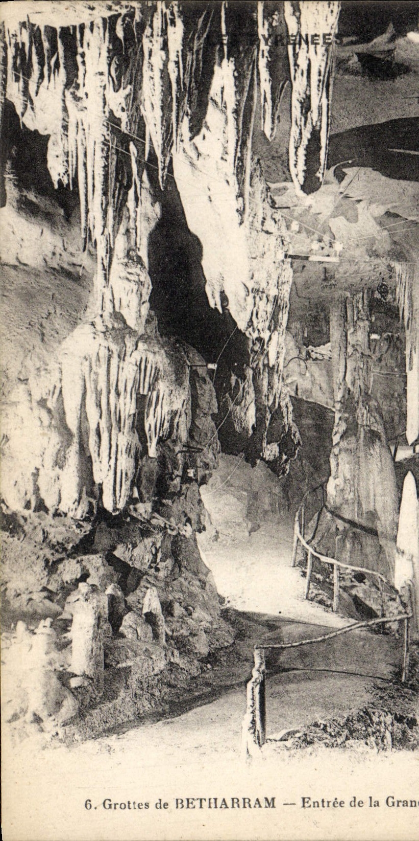 CPA Grottes de Betharram Entree de la Grande salle