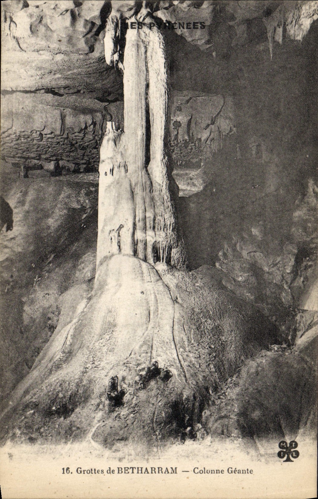 VINTAGE POSTCARD Caves of Betharram Giant Column