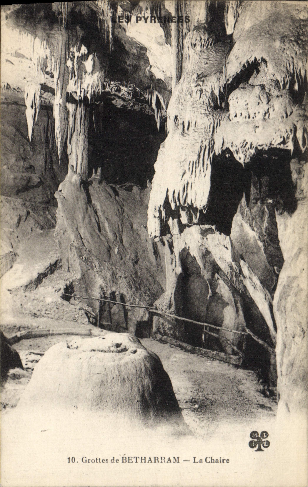 VINTAGE POSTCARD Caves of Betharram the Pulpit