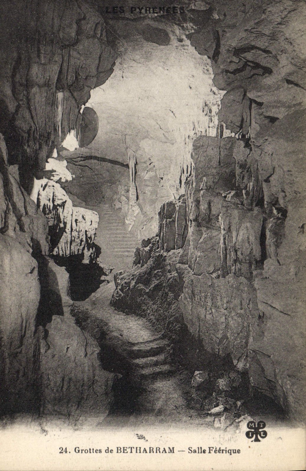 CPA Grottes de Betharram Salle Feerique 