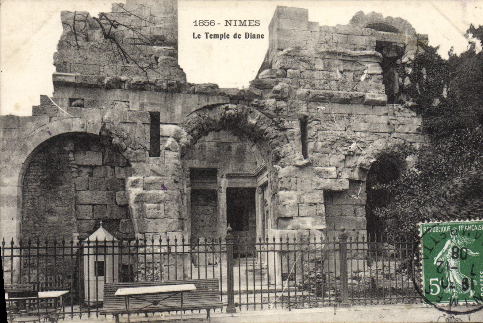 CPA Nimes Le Temple de Diane 