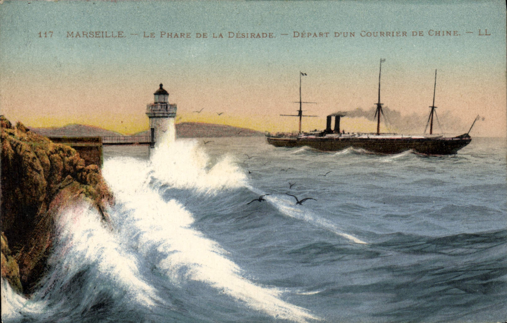 CPA Marseille Le Phare de la Desirade Depart d'un courrier de Chine China Bateau