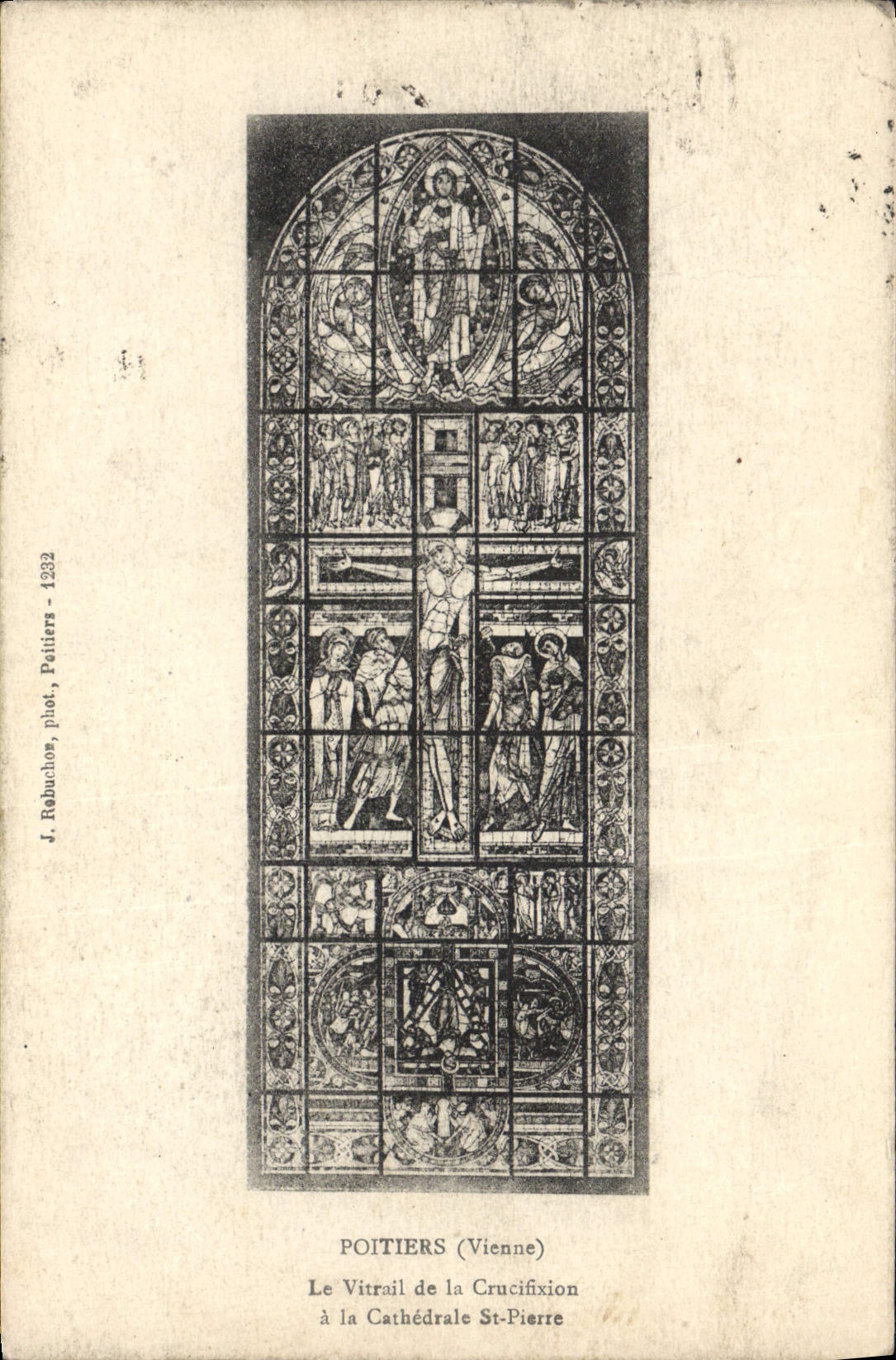 CPA Poitiers Le Vitrail de la Crucifixion de la Cathedrale St Pierre 