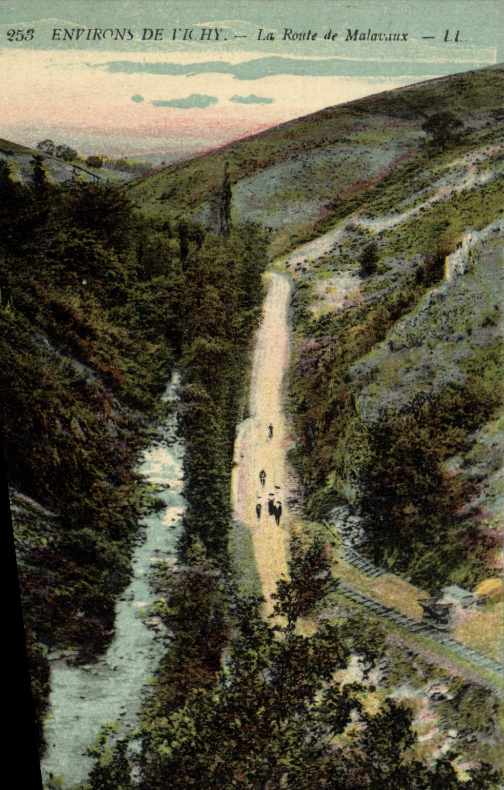 CPA Vichy Environs De La Route de Malavaux