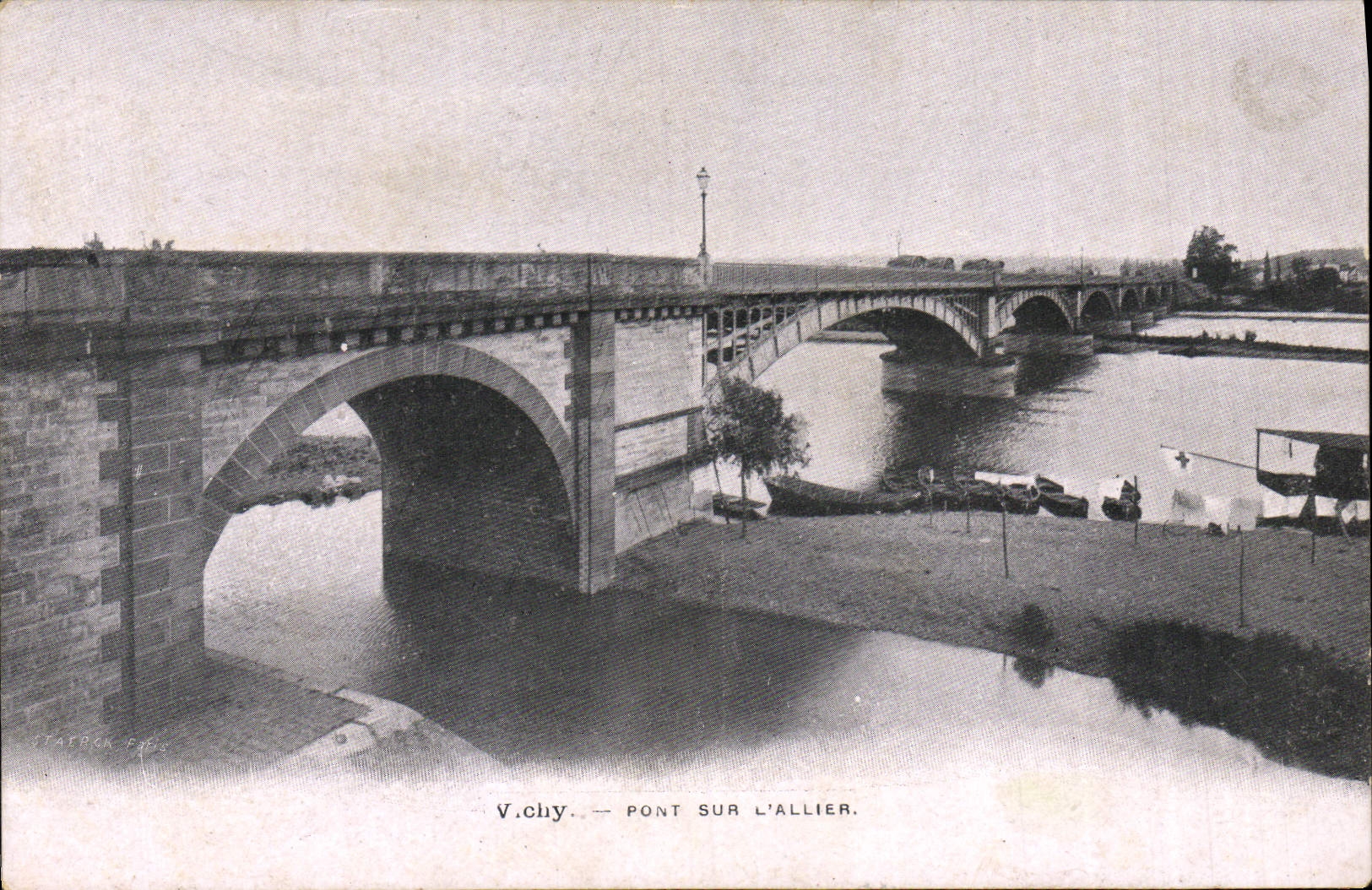 CPA Vichy Pont Sur L'Allier