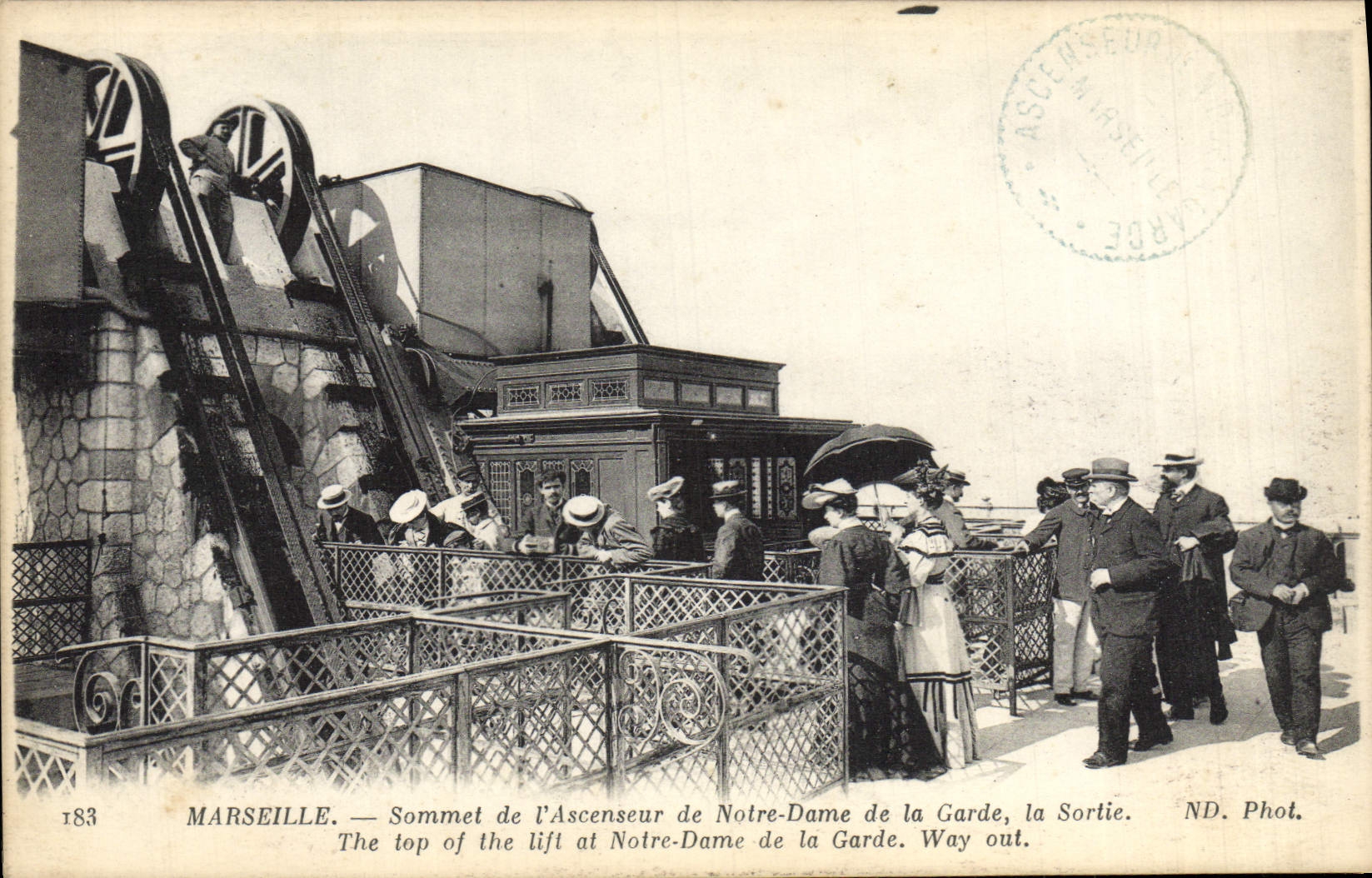 CPA Marseille Sommet de L'Ascenseur de Notre Dame de la Garde la Sortie 