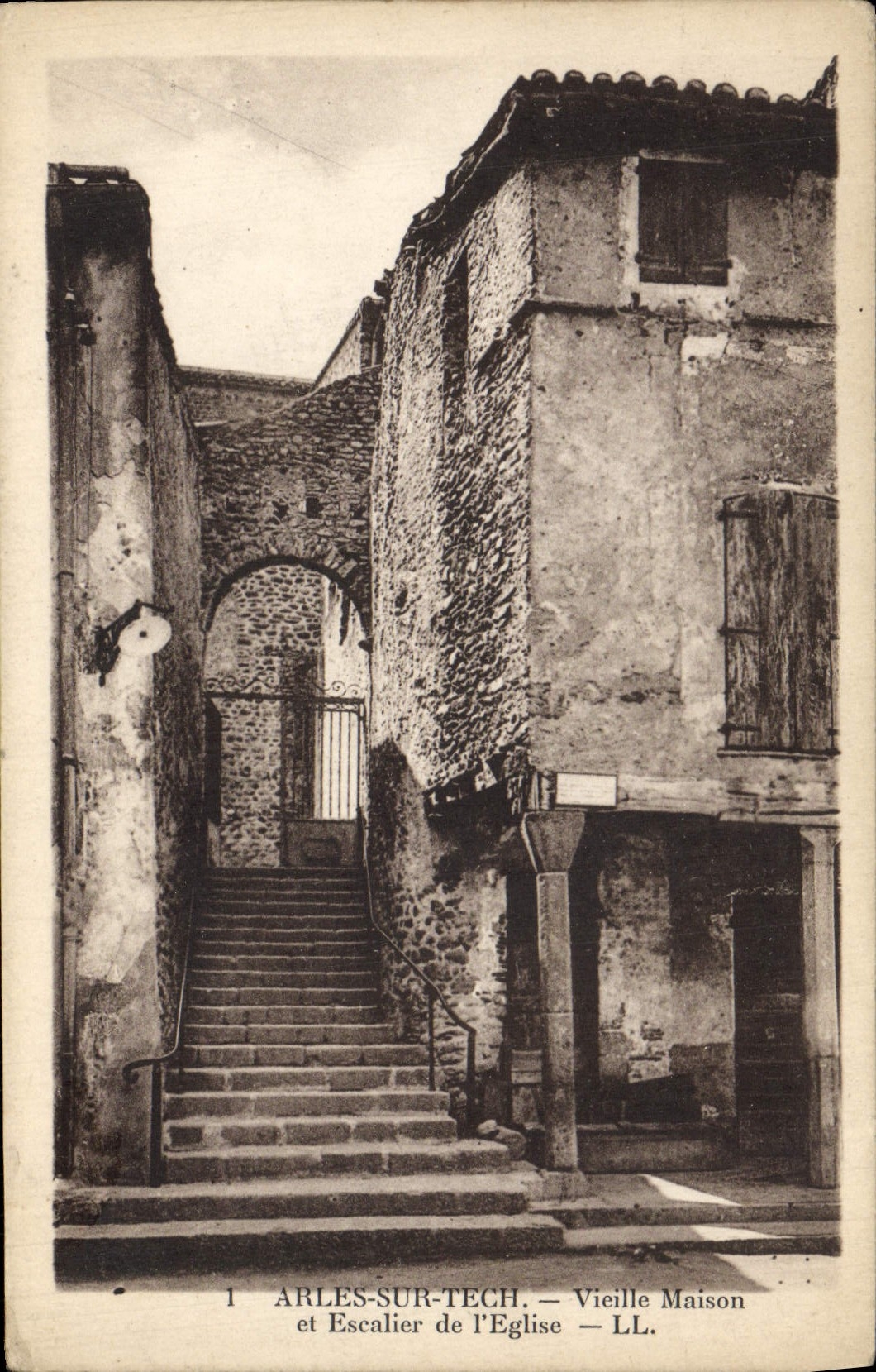 VINTAGE POSTCARD Arles On Tech Old woman House and Staircase of the Church