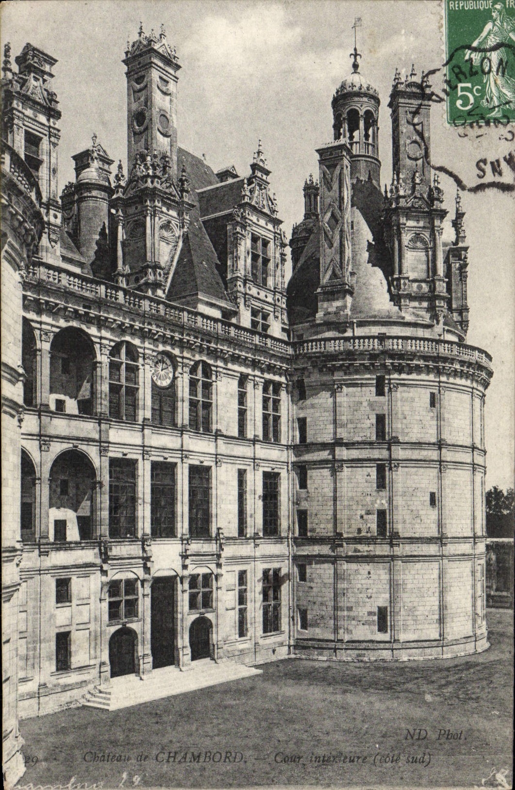 Castillo de la POSTAL de la VENDIMIA de la corte del interior de Chambord