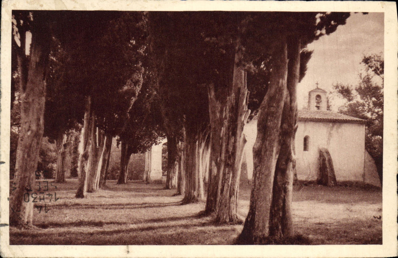 CPA L'Ermitage et Chapelle de St Cassien